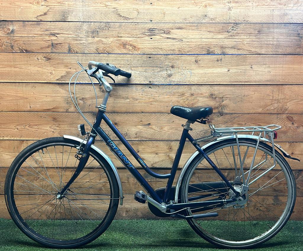 Giant Auckland 7v 28inch 53cm