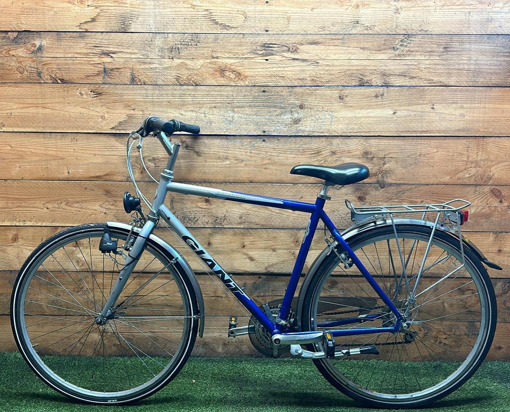 Giant Explorer 21v 28inch 57cm