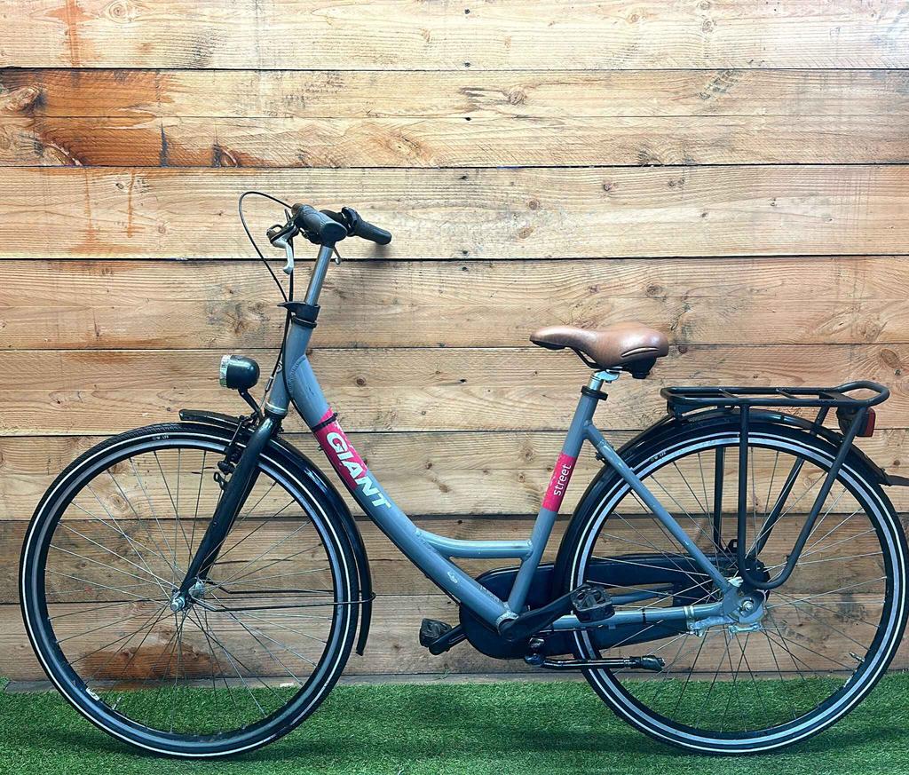 Giant Street 3v 28inch 50cm