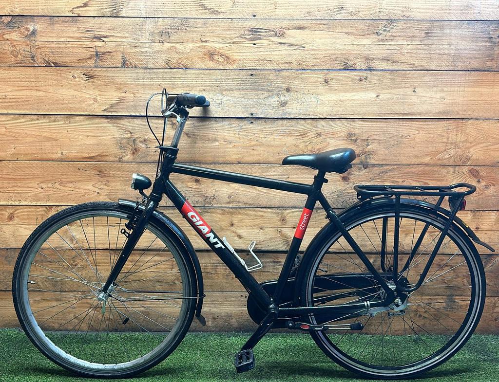 Giant Street 3v 28inch 57cm