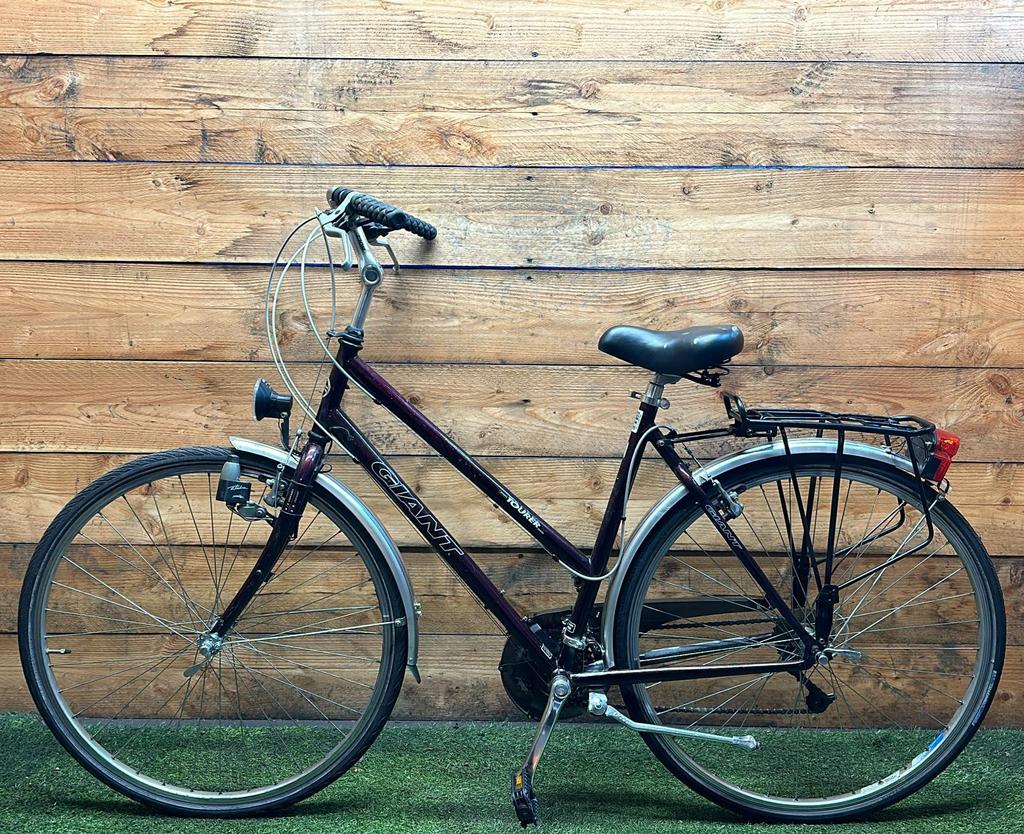 Giant Tourer 21v 28inch 53cm