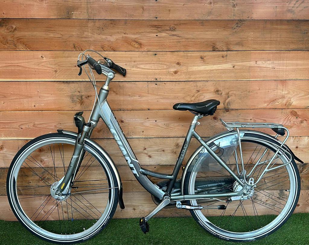 Giant Ultimo 7v 28inch 50cm