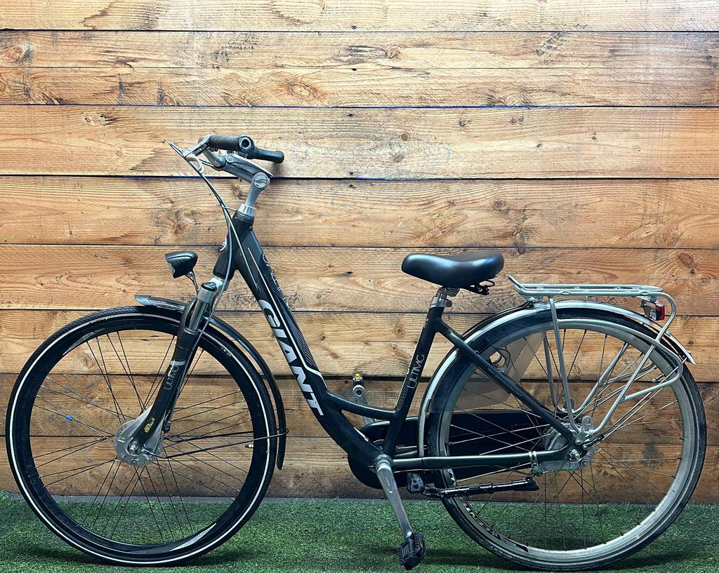 Giant Ultimo 8v 28inch 46cm