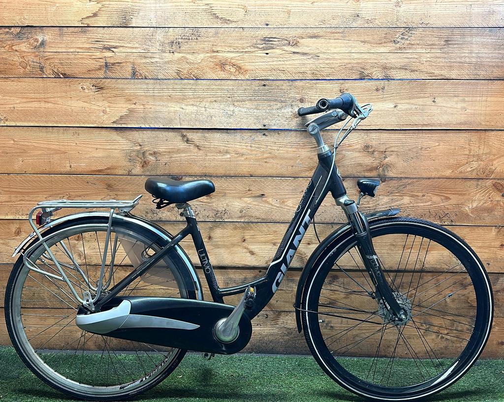 Giant Ultimo 8v 28inch 46cm