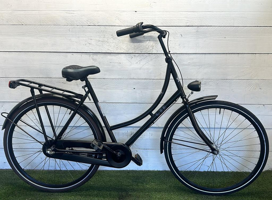 Victoria Hours